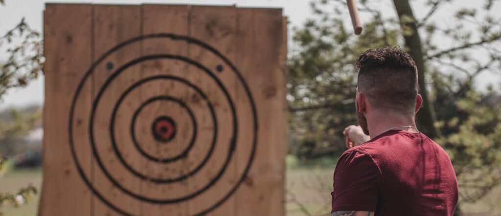 An outdoor target for knife throwing 