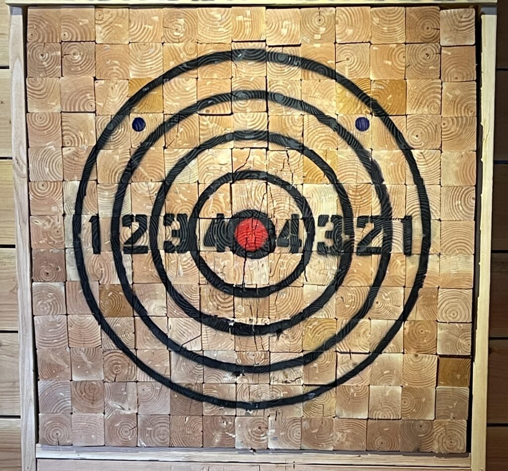 End grain target for knife throwing